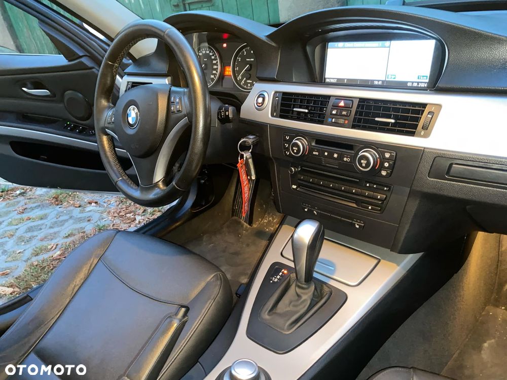 BMW Seria 3 325i - 27