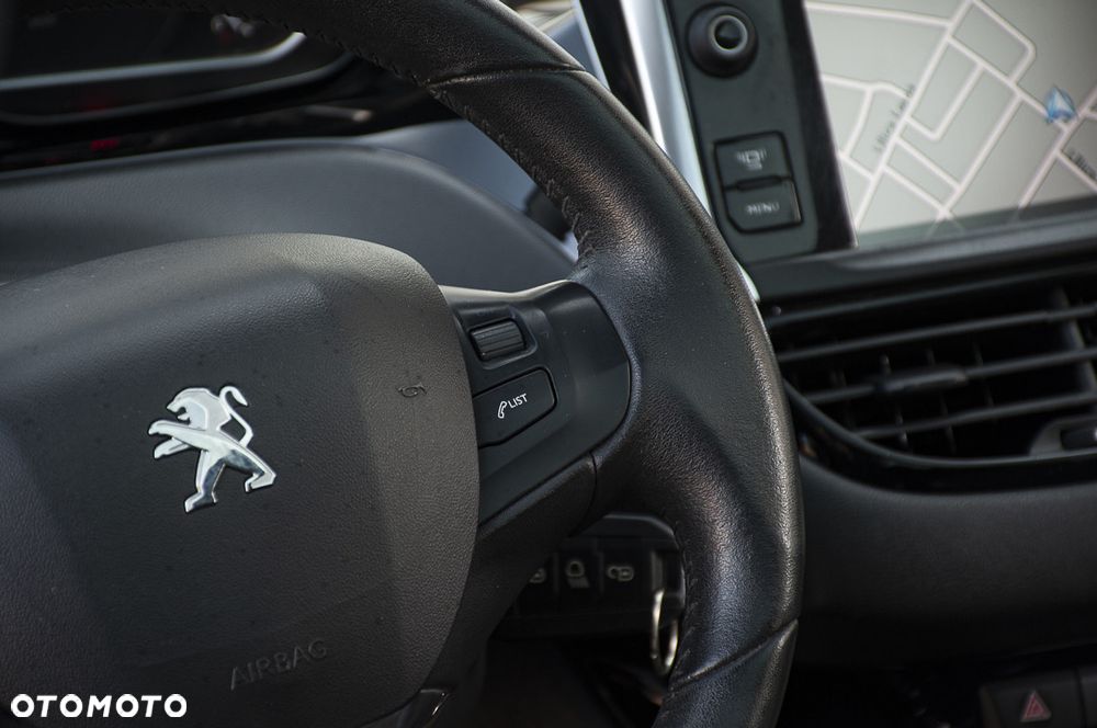 Peugeot 208 120 VTI Intuitive - 39