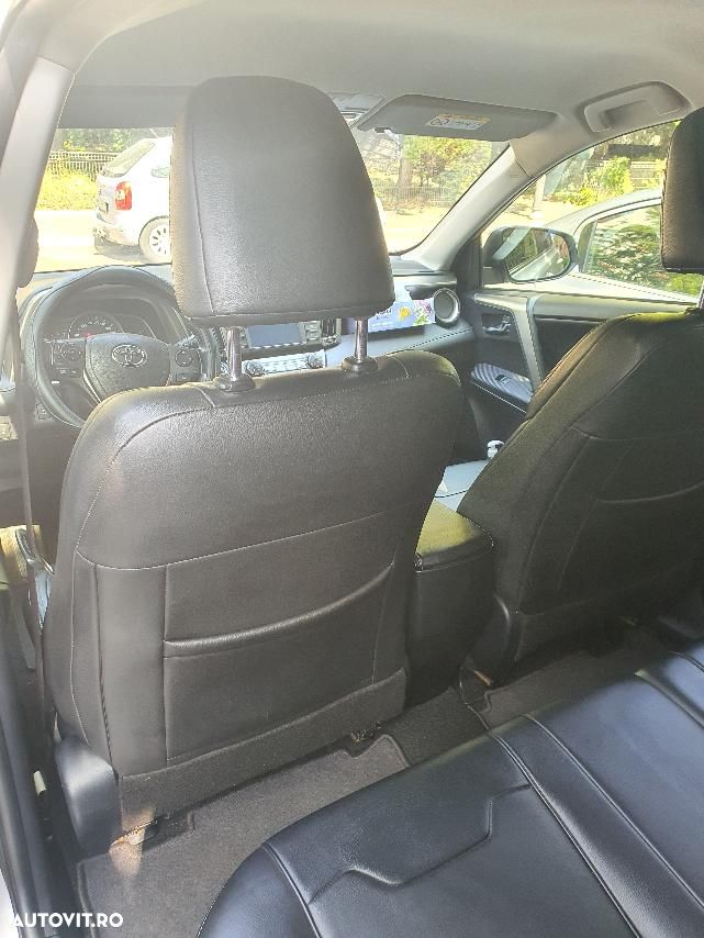 Toyota RAV4 2.2 D-4CAT 4WD Aut Executive - 17
