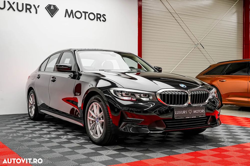 BMW Seria 3 330e Aut. Sport Line - 4