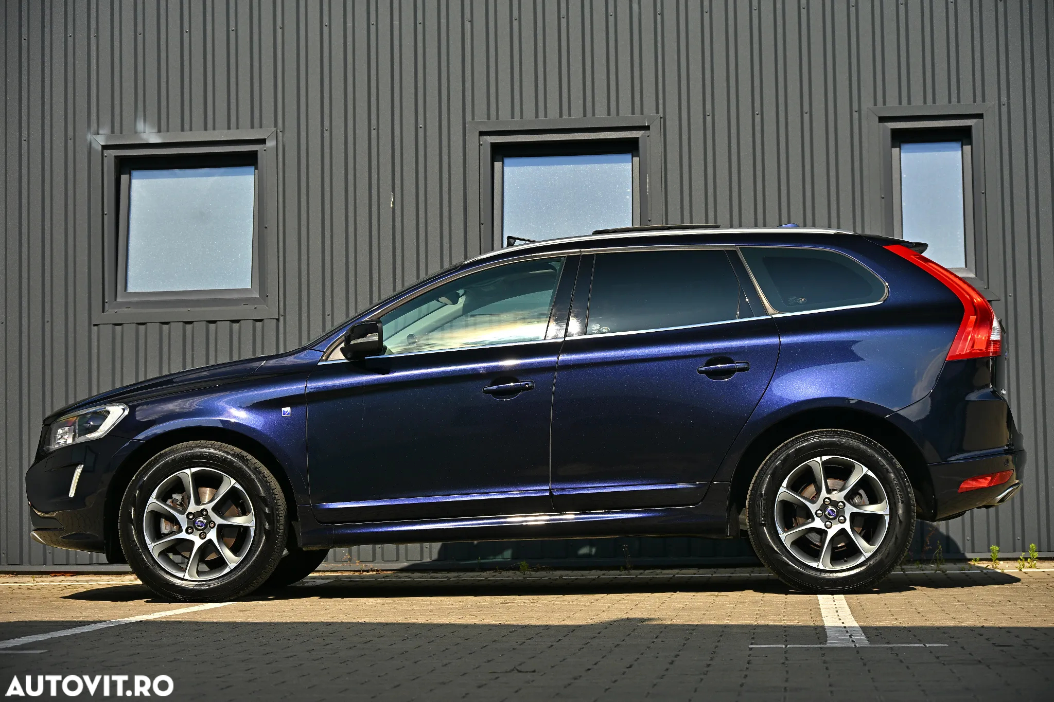Volvo XC 60 D4 AWD Geartronic Ocean Race - 20