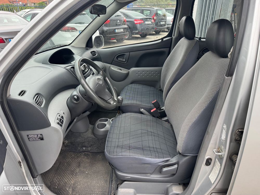 Toyota Yaris Verso 1.4 D-4D Sol - 10