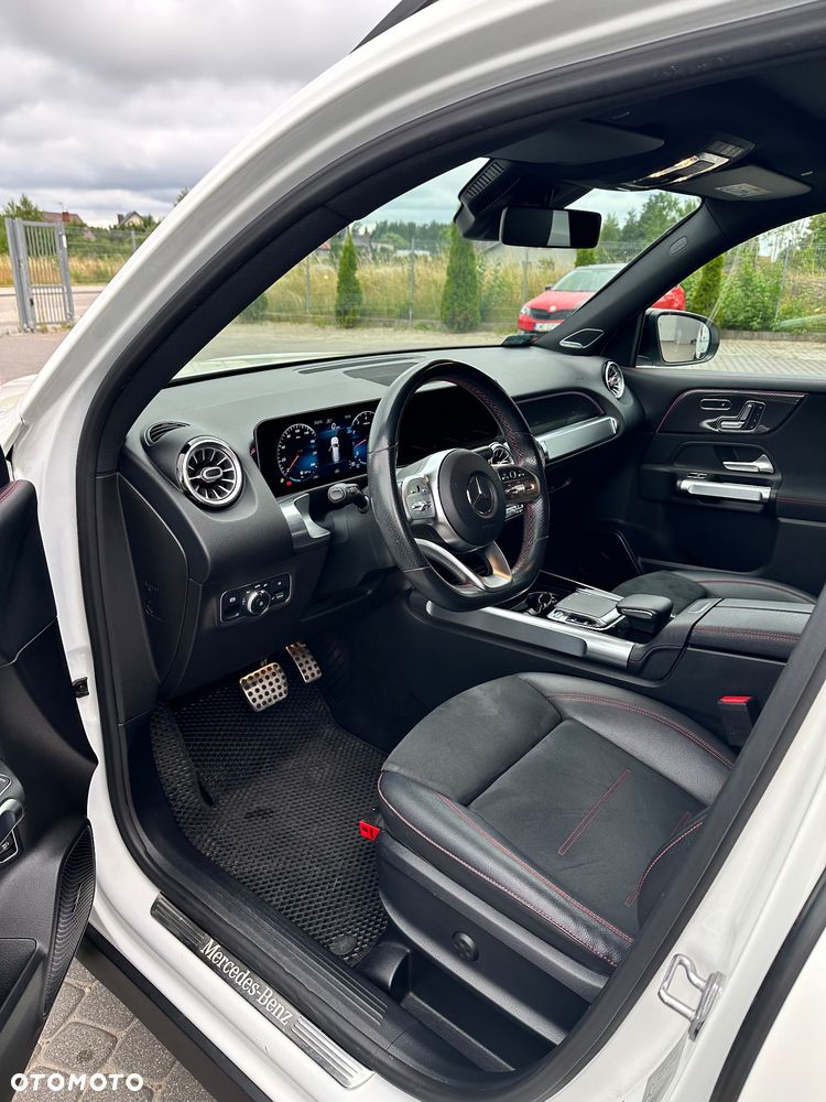 Mercedes-Benz GLB 250 4-Matic AMG Line 8G-DCT - 22