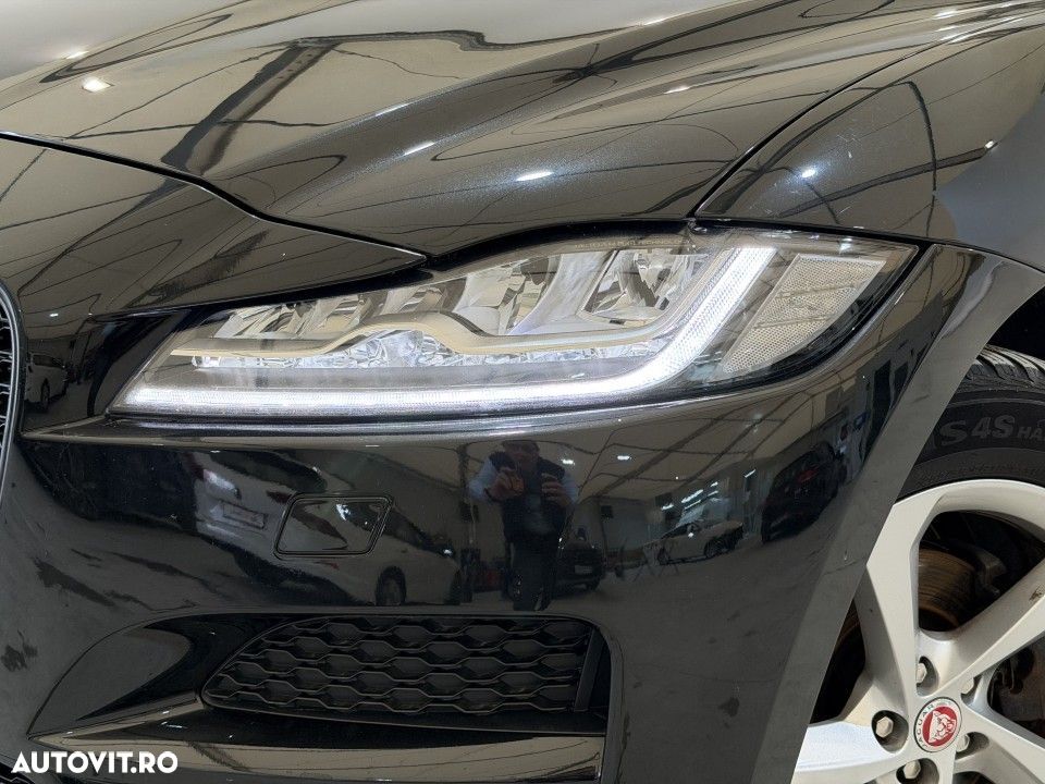 Jaguar F-Pace - 30