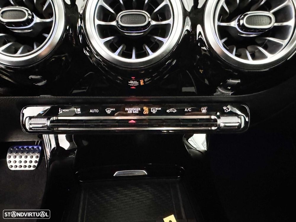 Mercedes-Benz A 250 e AMG Line - 34