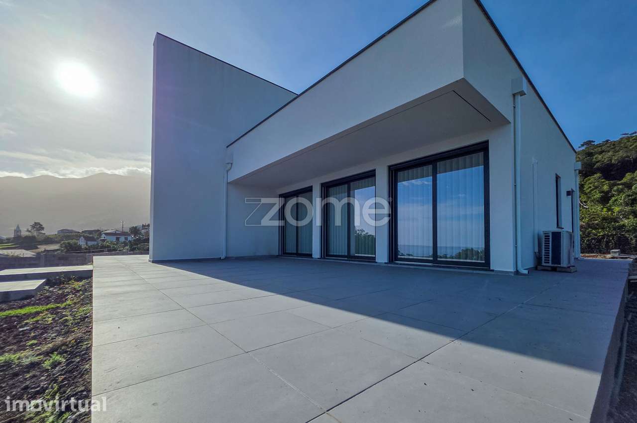 Moradia Contemporânea com Vista Mar na Prainha | Potencial T2 - Grande imagem: 5/18