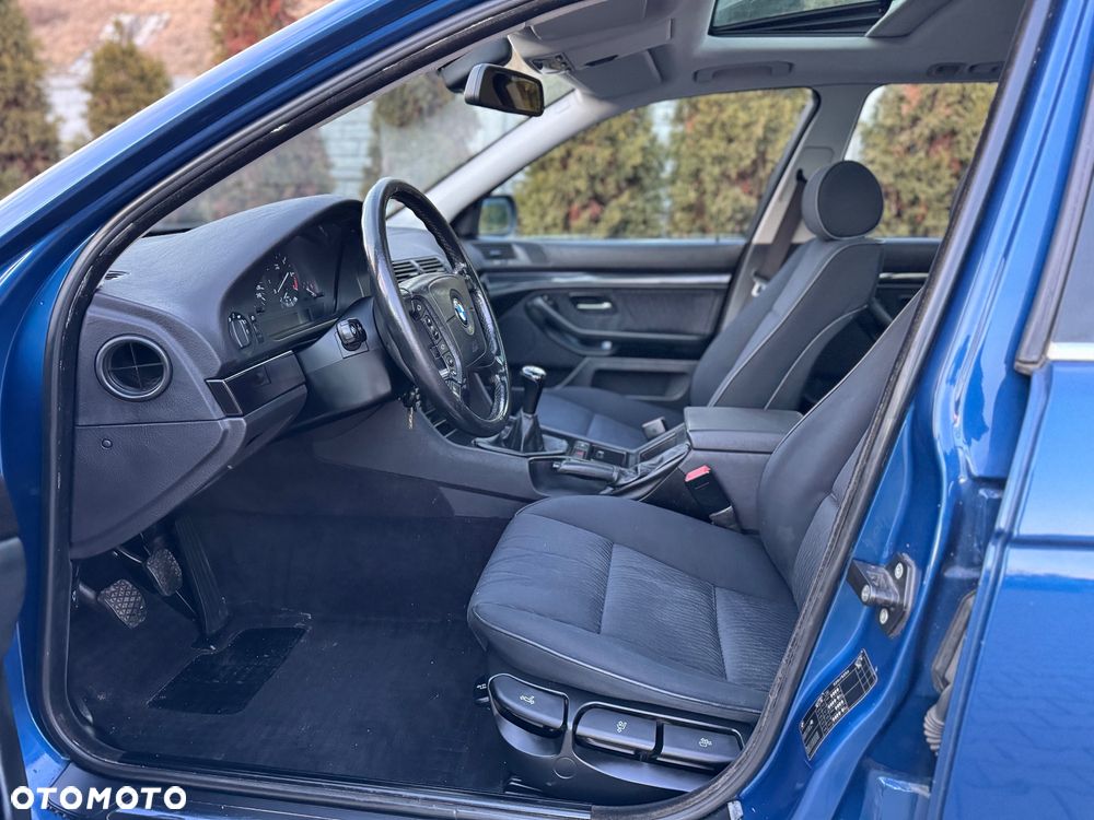 BMW Seria 5 520i - 7