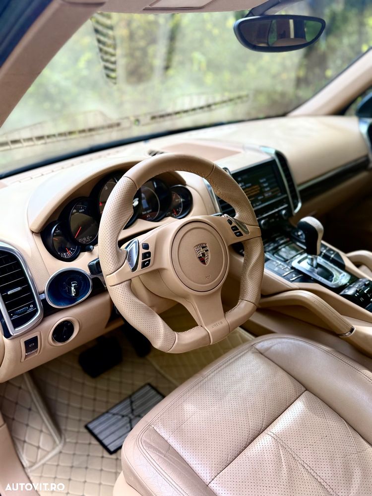 Porsche Cayenne 3.0 L V6 - 22