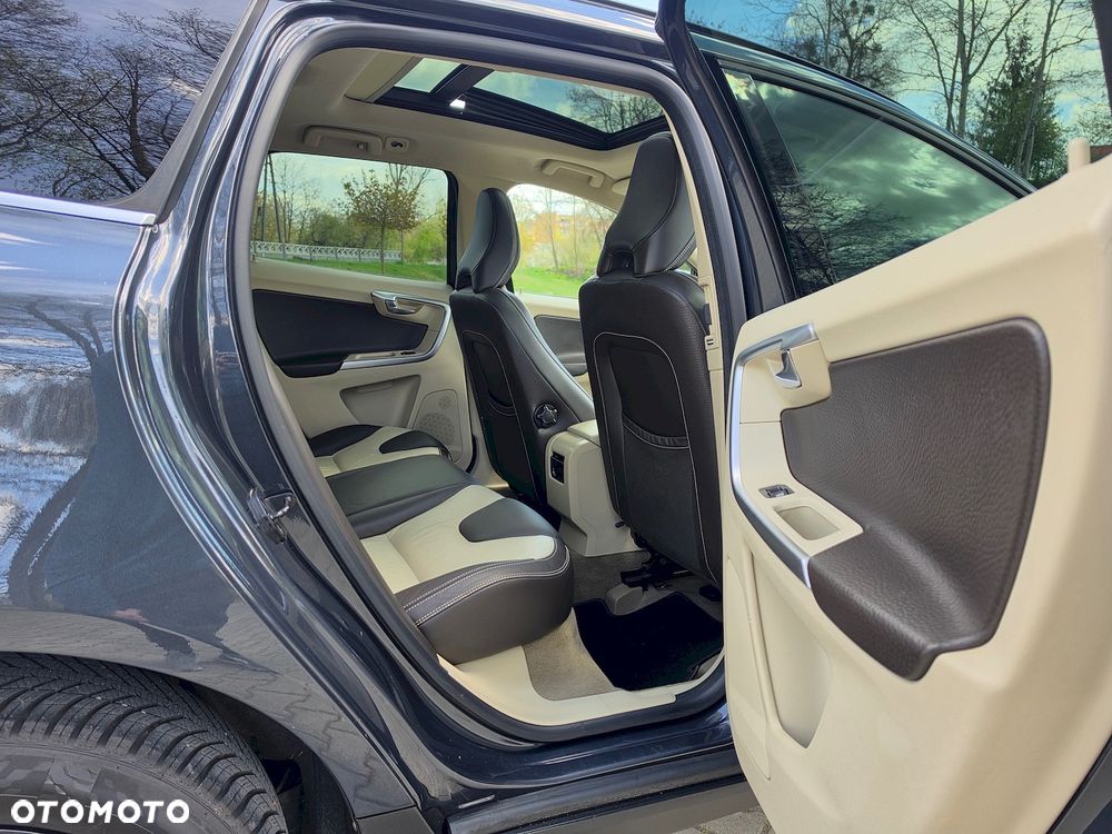 Volvo XC 60 D5 AWD Summum - 26