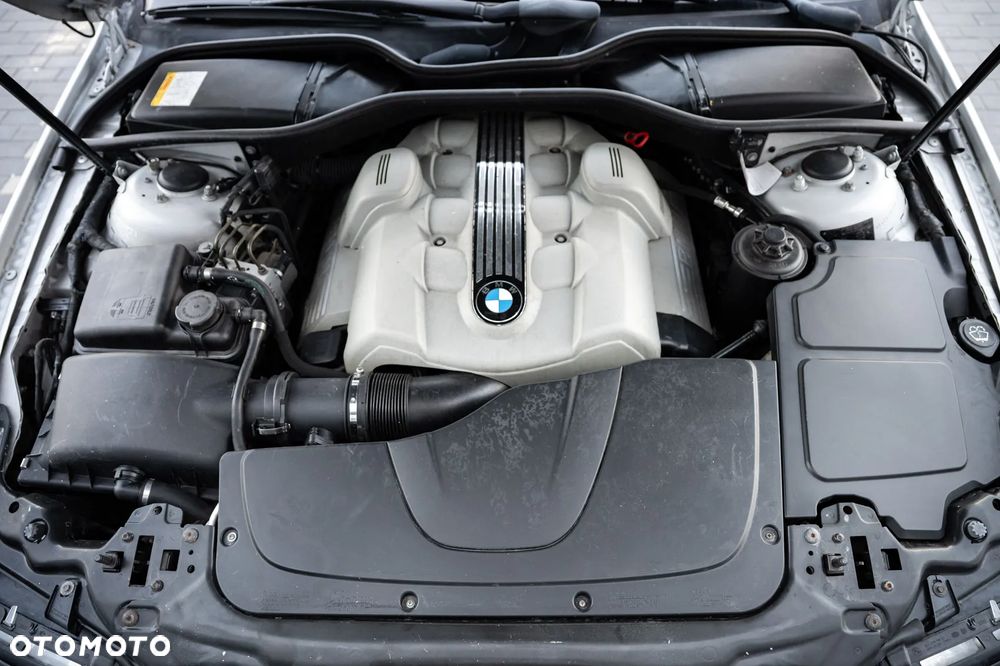 BMW Seria 7 735i - 28