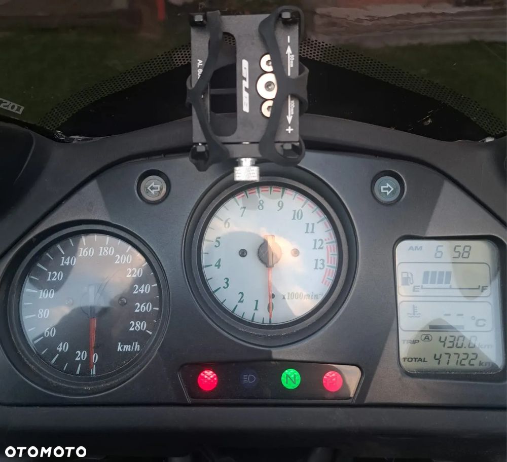 Honda VFR - 3