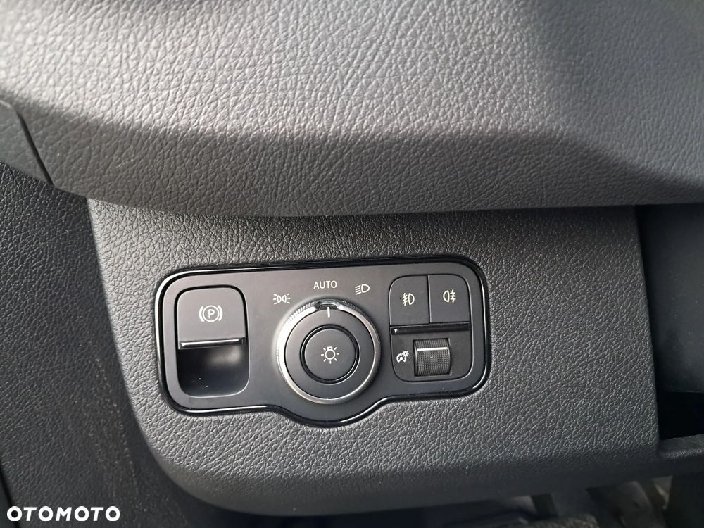 Mercedes-Benz E-SPRINTER - 17
