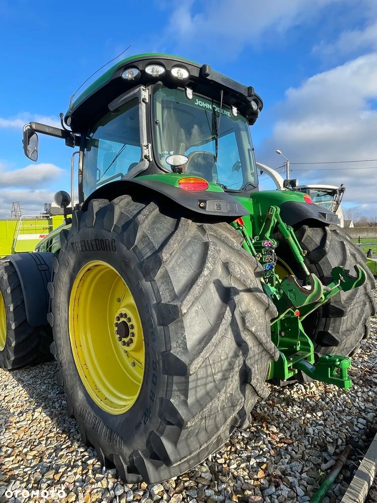John Deere 8335R - 8
