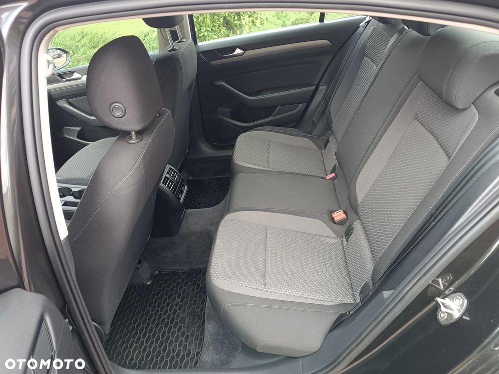 Volkswagen Passat 1.4 TSI BMT Trendline - 36