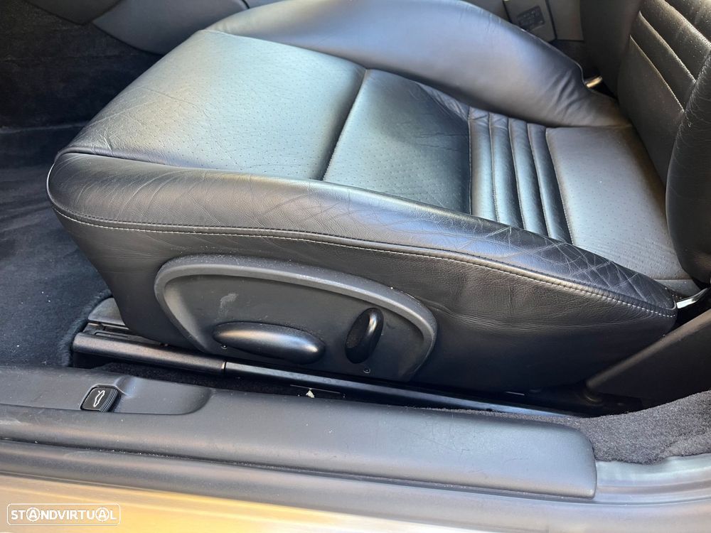 Porsche 911 (996) Carrera - 24