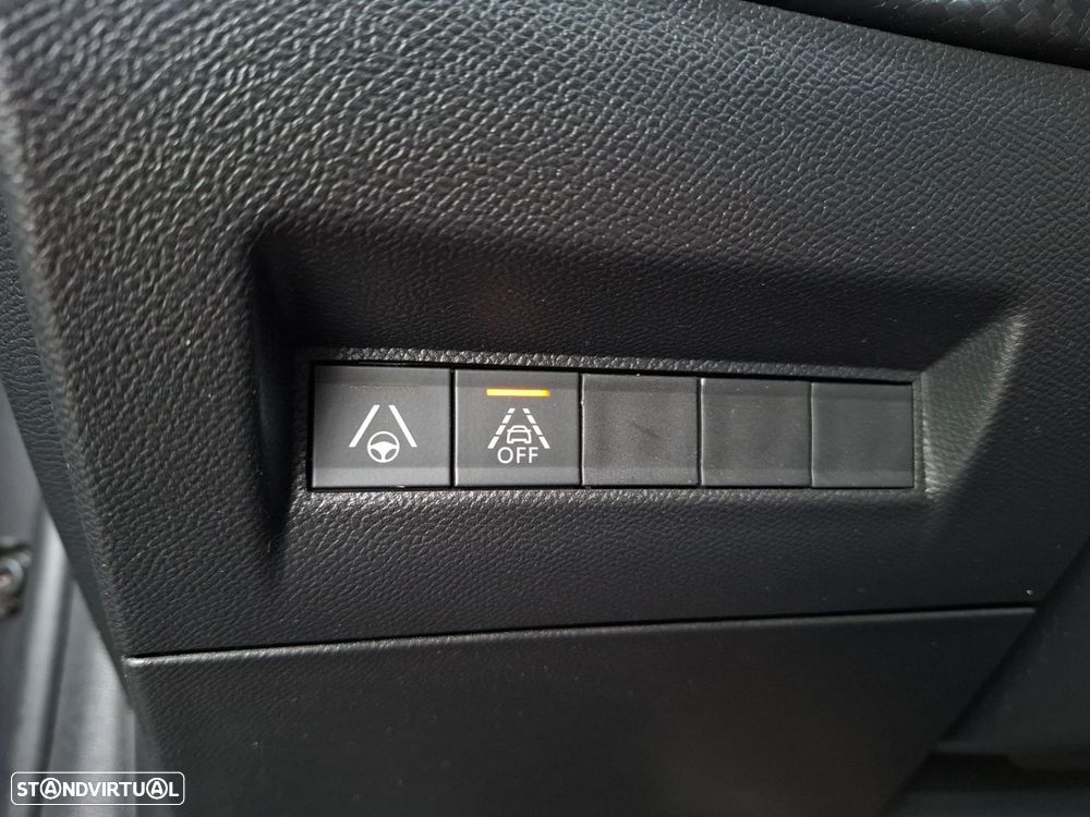 Peugeot 208 1.2 PureTech GT EAT8 - 26