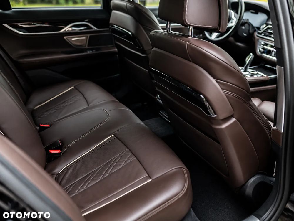 BMW Seria 7 750i xDrive - 21