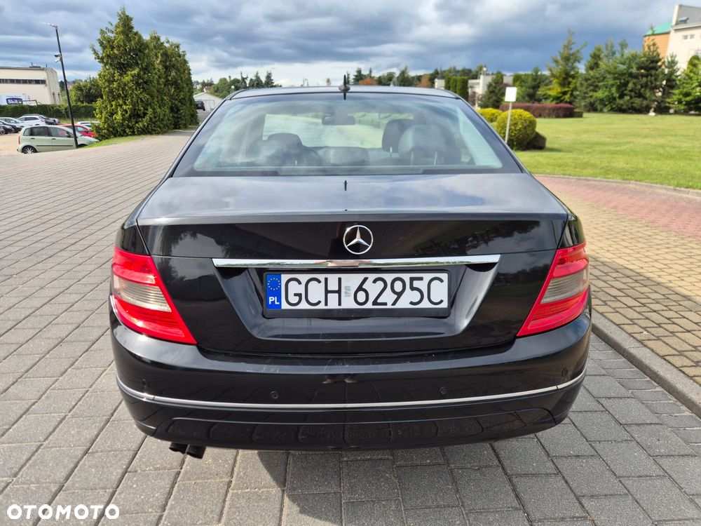 Mercedes-Benz Klasa C 180 CGI BlueEFFICIENCY Avantgarde - 5