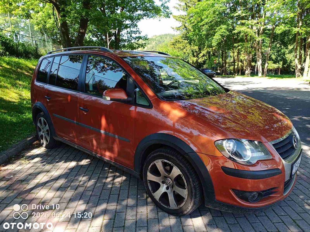Volkswagen Touran 2.0 TDI DPF Cross DSG - 11