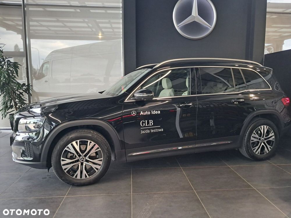 Mercedes-Benz GLB - 9
