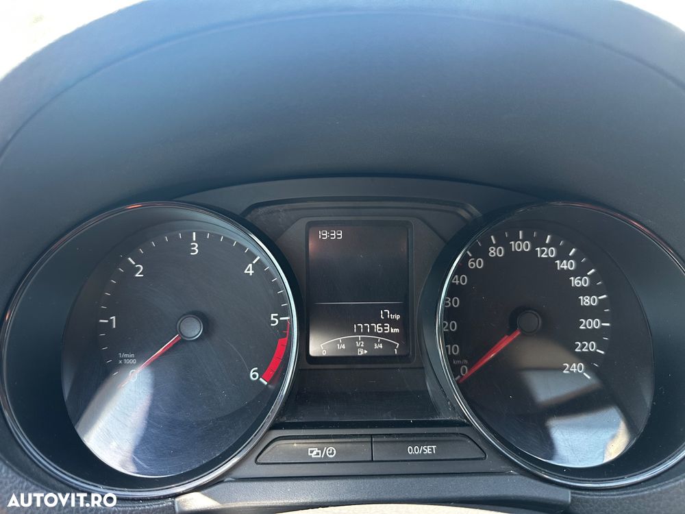 Volkswagen Polo - 13