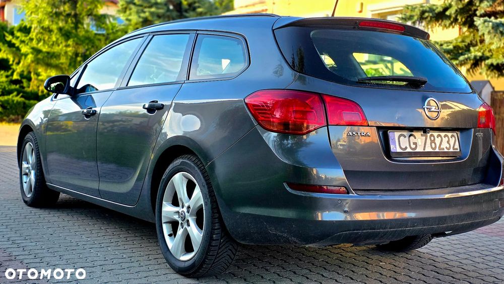 Opel Astra 1.7 CDTI Cosmo - 4