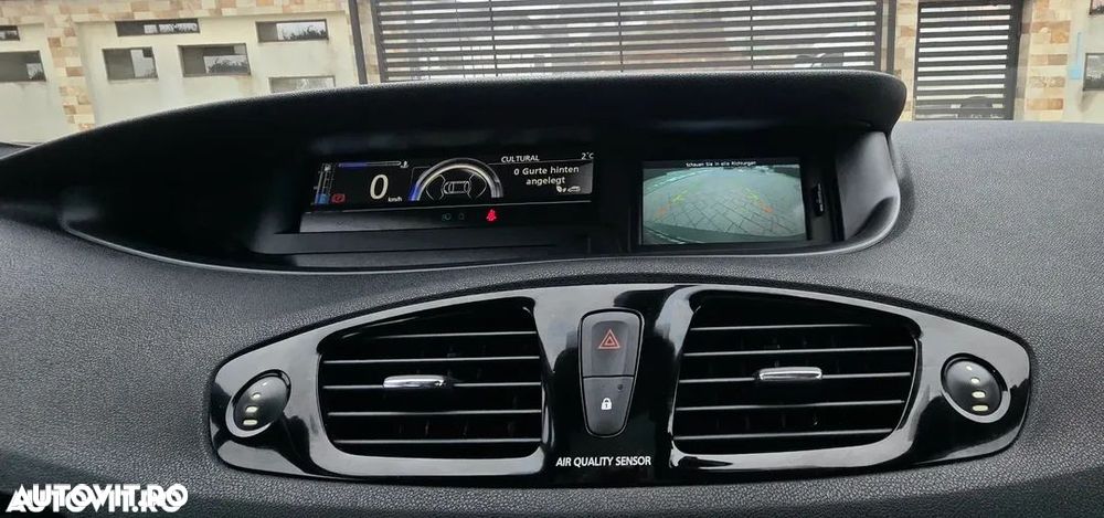 Renault Grand Scenic - 28