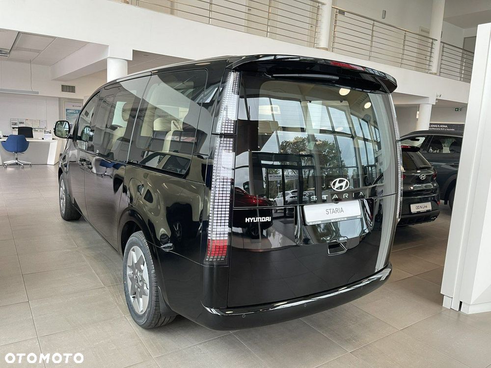Hyundai Staria - 10