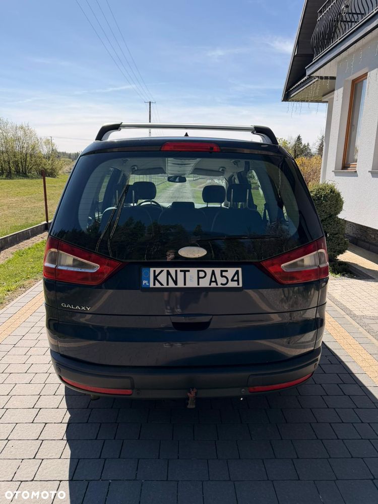 Ford Galaxy 2.0 Ghia - 18