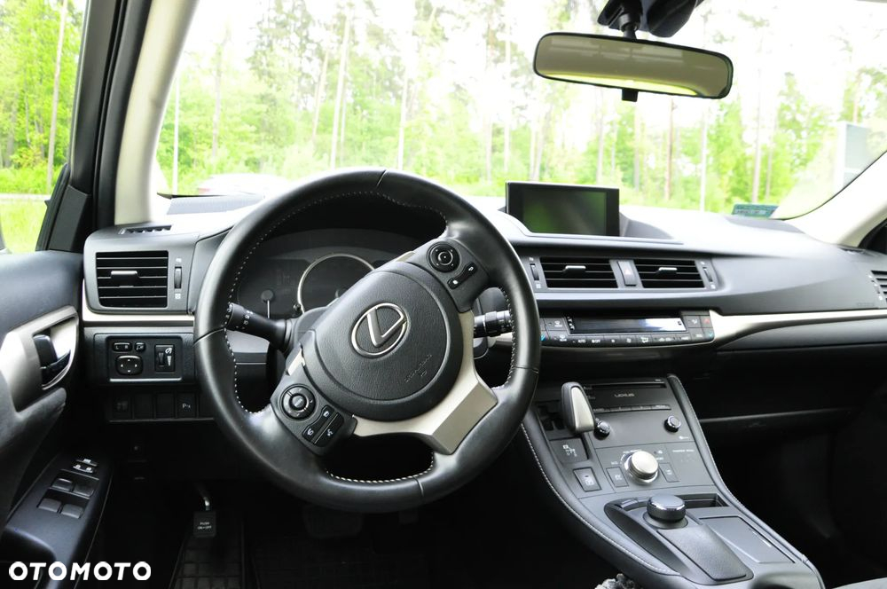 Lexus CT - 13