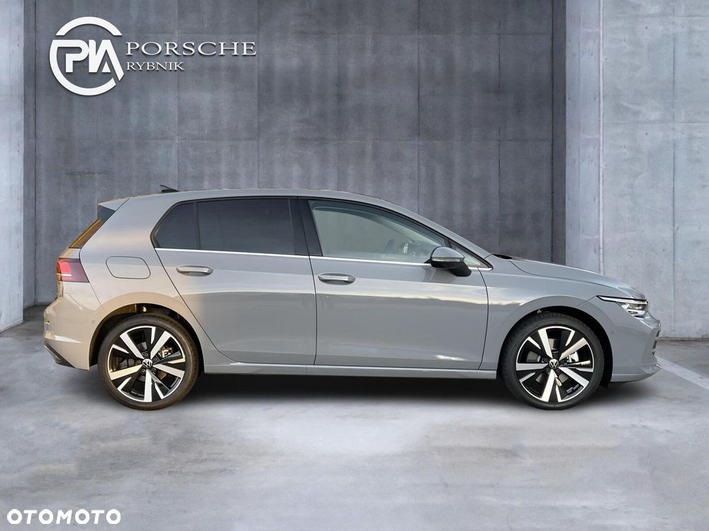 Volkswagen Golf - 8