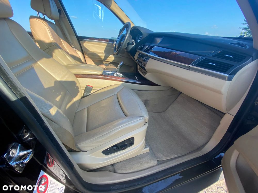 BMW X5 3.0si xDrive - 8