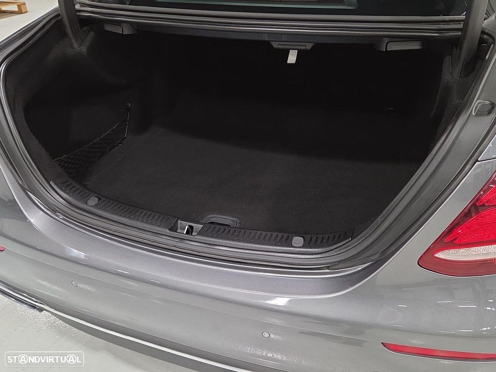 Mercedes-Benz E 220 d Avantgarde - 21