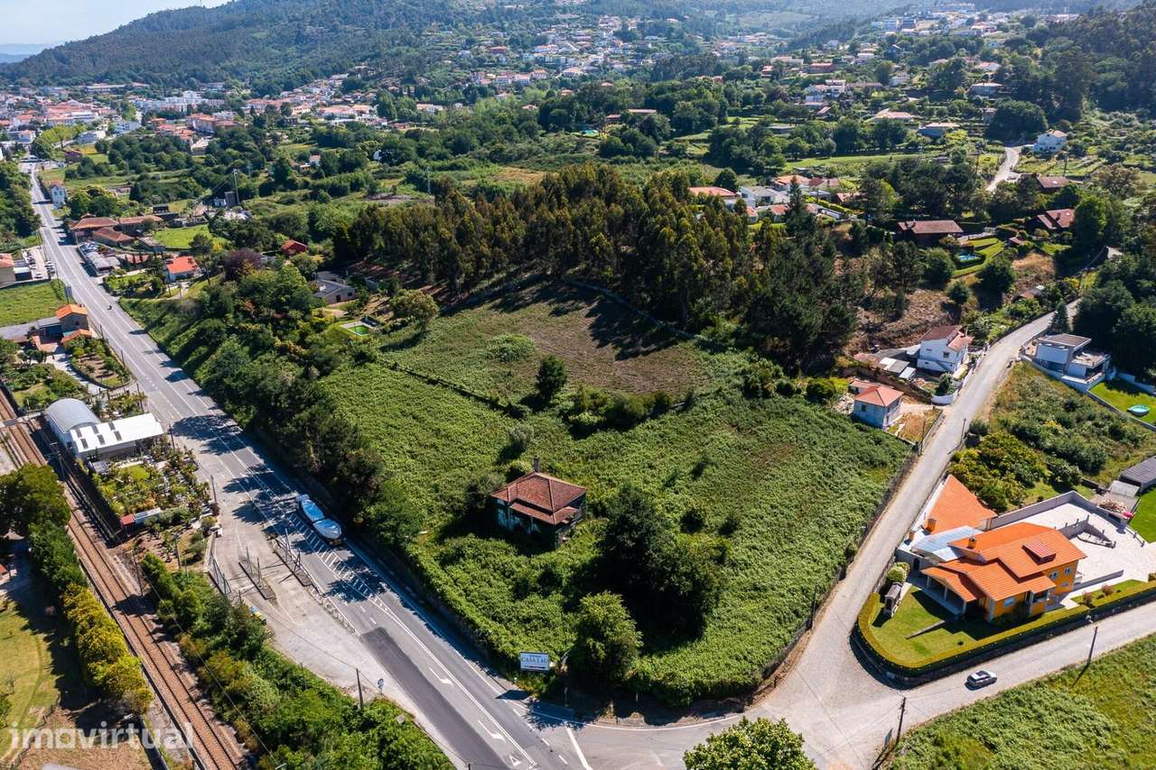 Quinta com Elevado Potencial de Construção e Loteamento em Vila Nova d - Grande imagem: 3/36