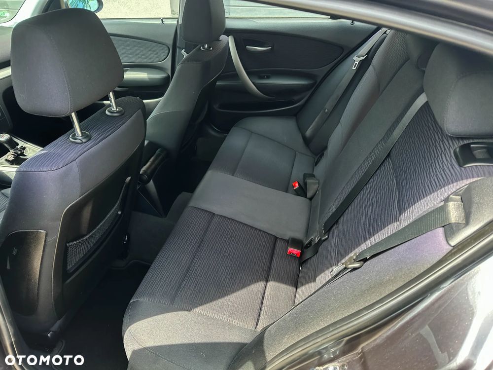BMW Seria 1 116i - 25