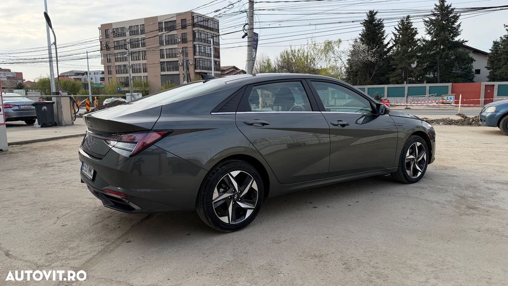 Hyundai Elantra 1.6 l 123 CP CVT Exclusive - 3