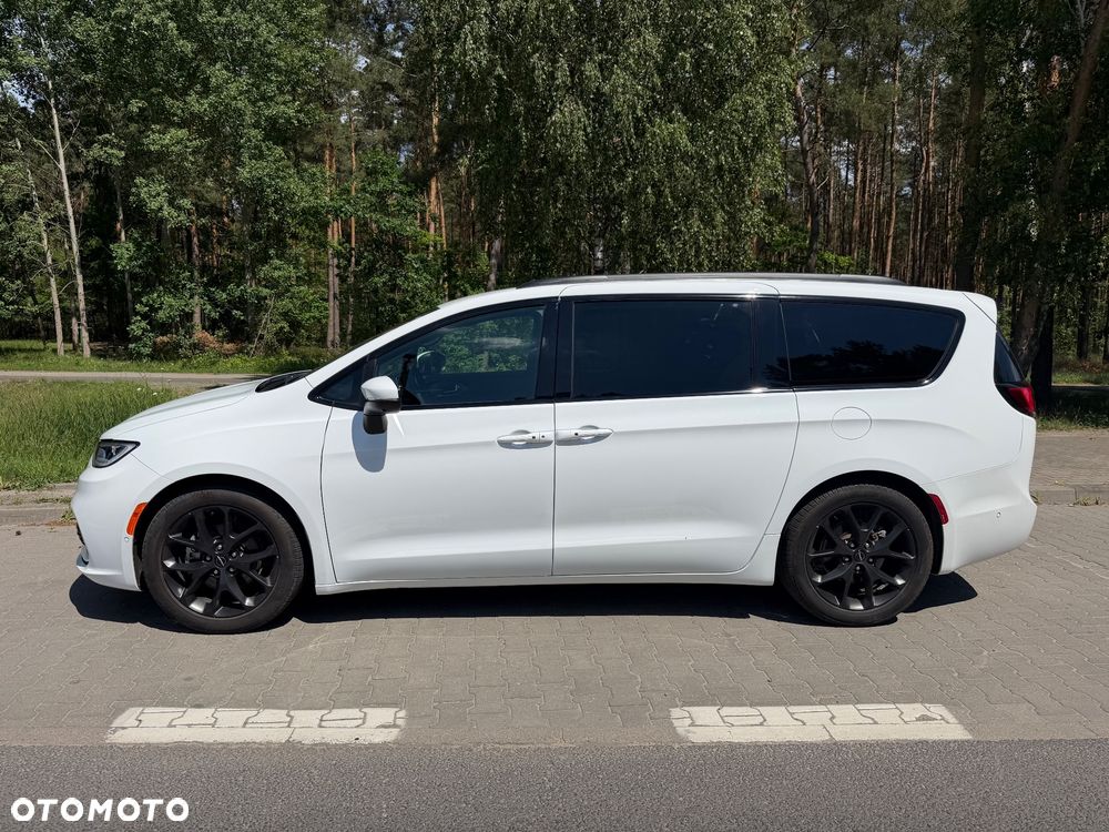 Chrysler Pacifica - 5