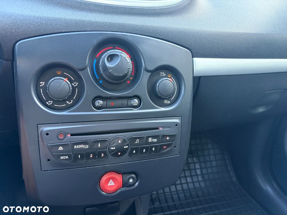 Renault Clio 1.2 16V 75 TomTom Edition - 22