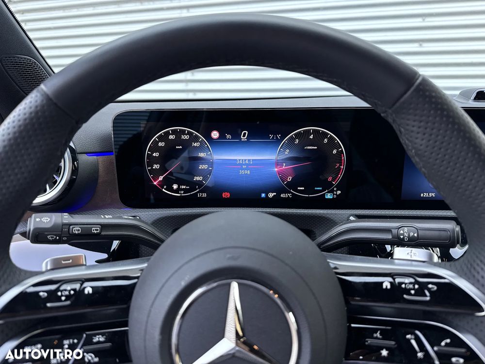 Mercedes-Benz A 200 7G-DCT AMG Line Advanced Plus - 11