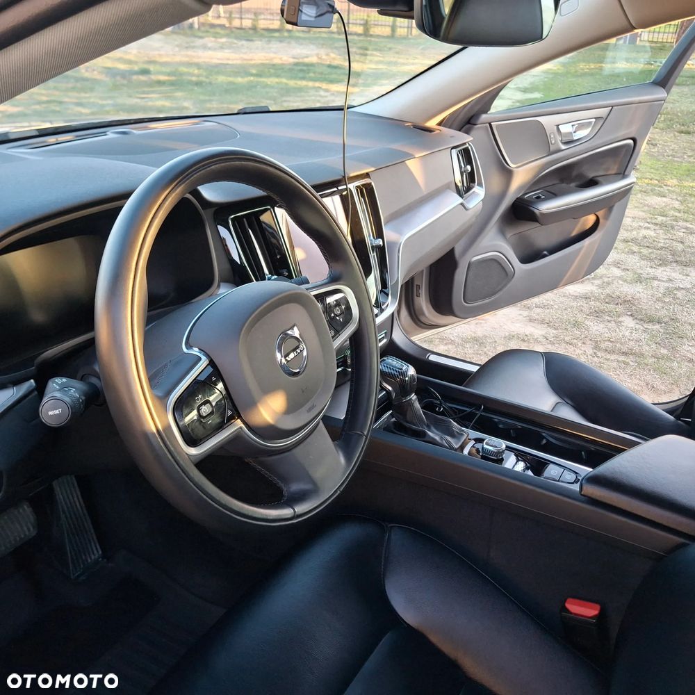 Volvo S60 T6 AWD Momentum Pro - 9