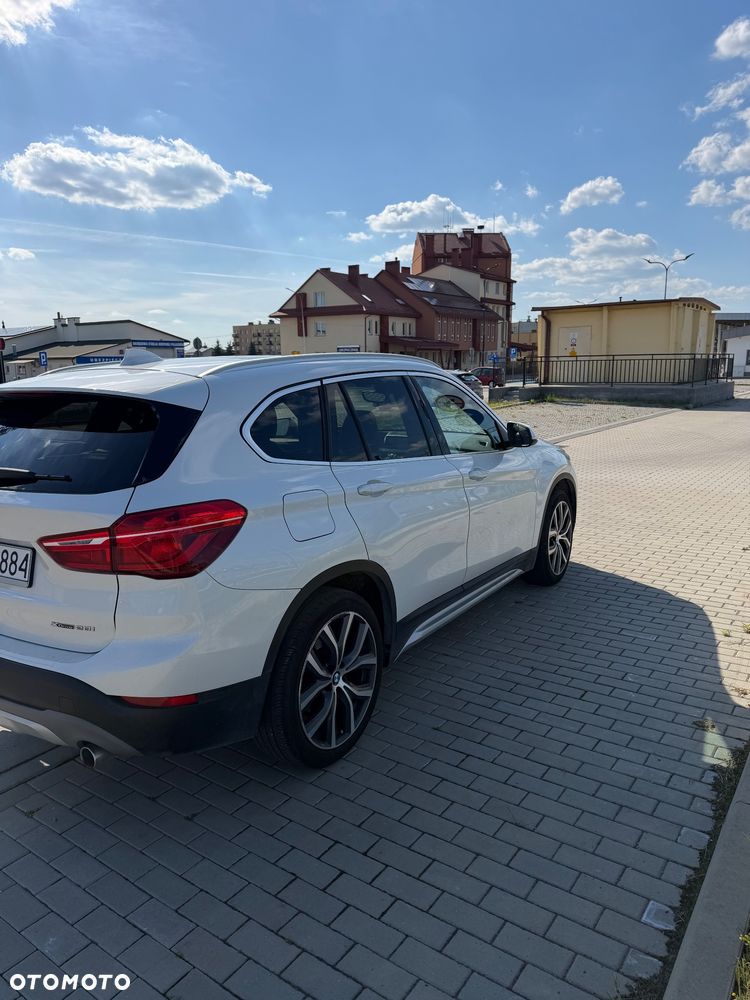 BMW X1 xDrive25i Sport Line - 5