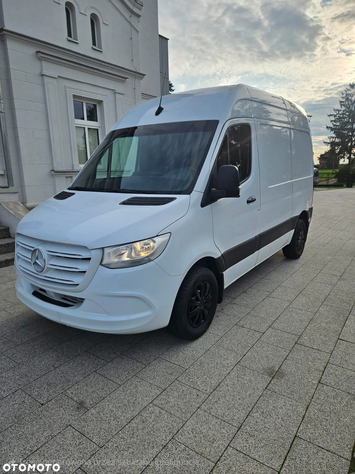 Mercedes-Benz Sprinter - 2