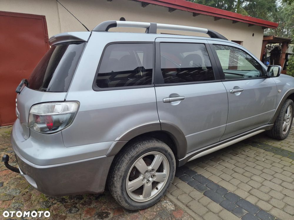 Mitsubishi Outlander 2.0 Comfort 4WD - 6