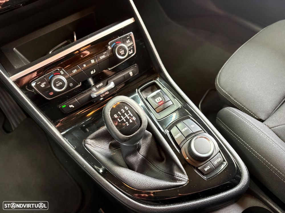 BMW 218 Active Tourer d Line Sport - 12