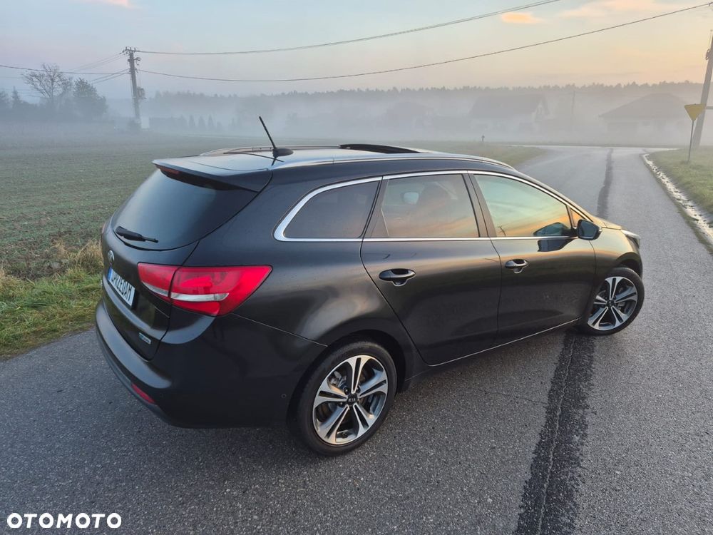 Kia Ceed 1.6 CRDi 136 ISG Platinum Edition - 3