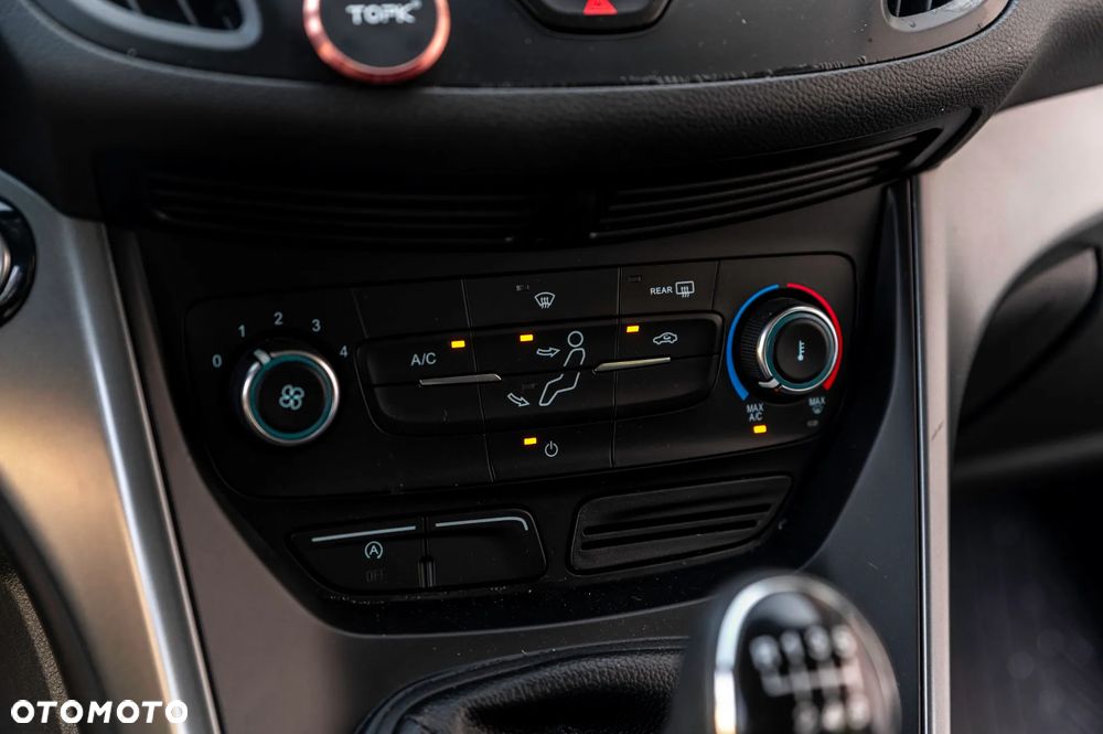 Ford Kuga - 37