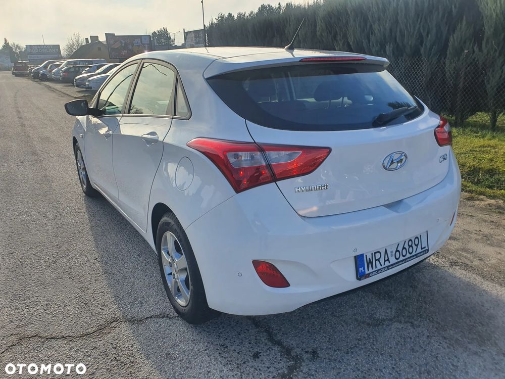 Hyundai i30 1.4 Intro Edition - 9