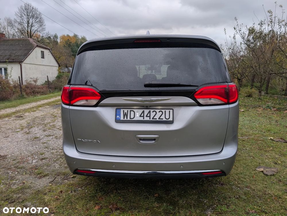 Chrysler Pacifica - 6