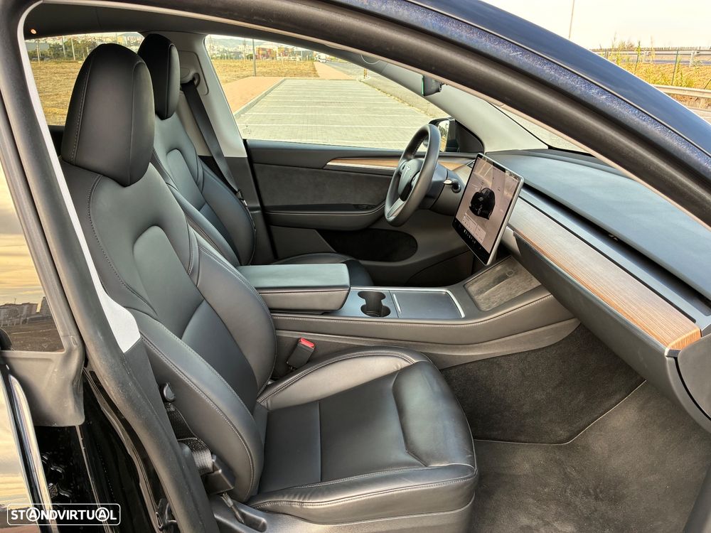 Tesla Model Y Long Range Tração Integral - 21