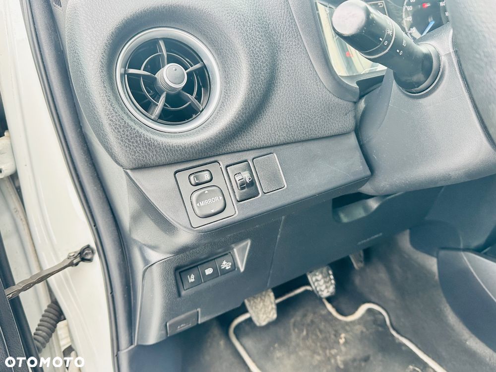 Toyota Yaris 1.5 20th Anniversary - 27